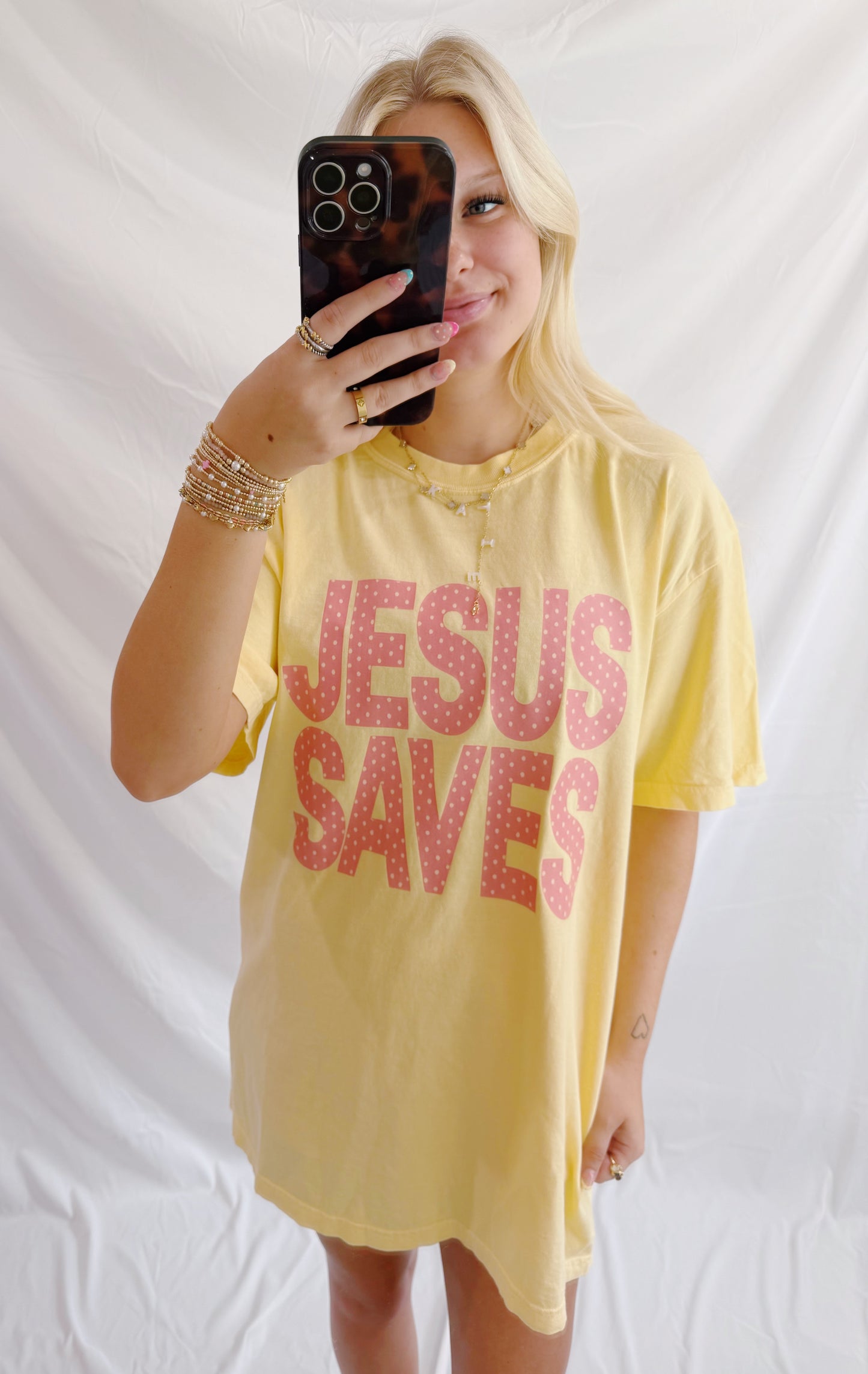 Jesus Saves tee