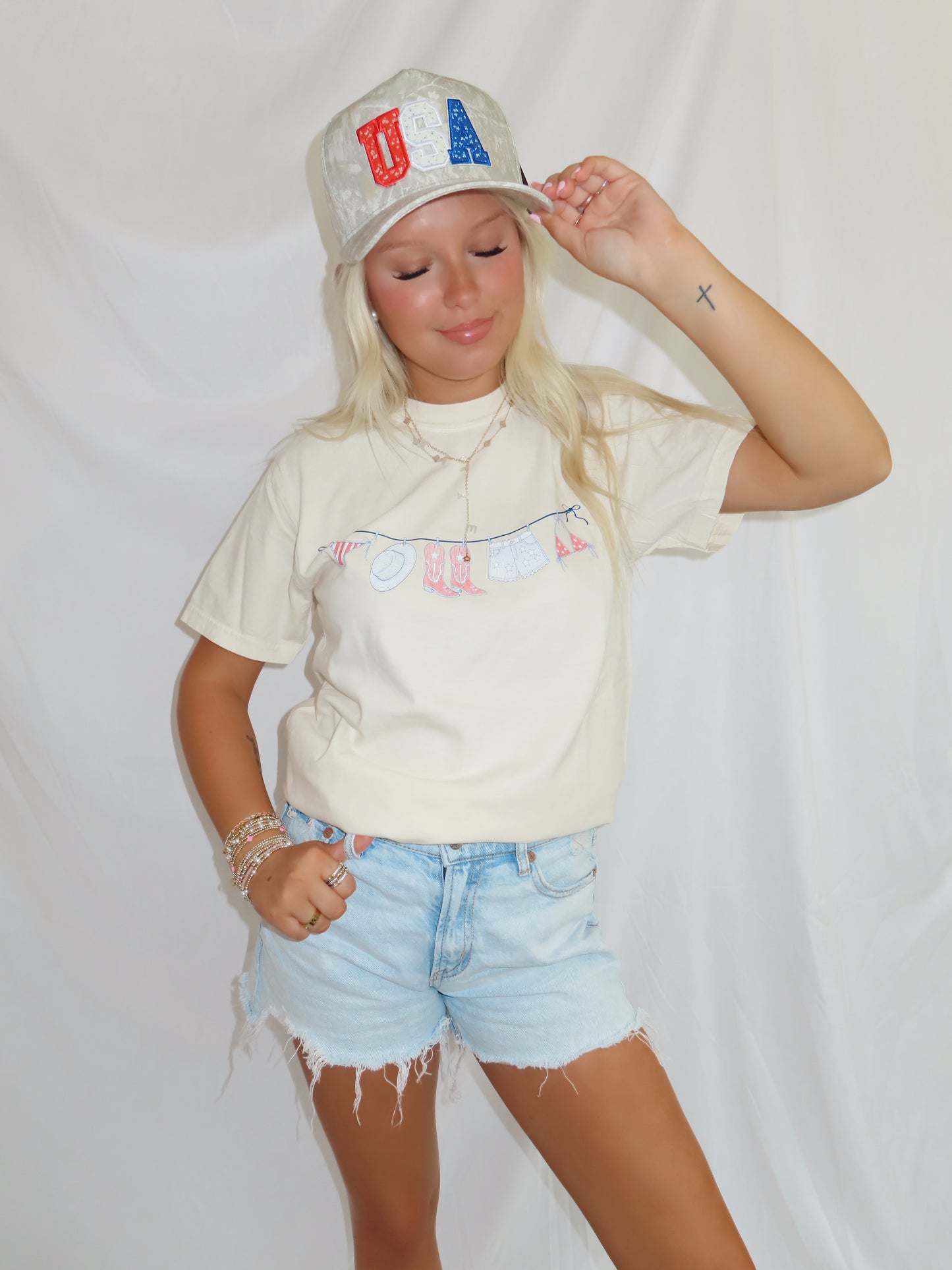 Patriotic clothes line tee