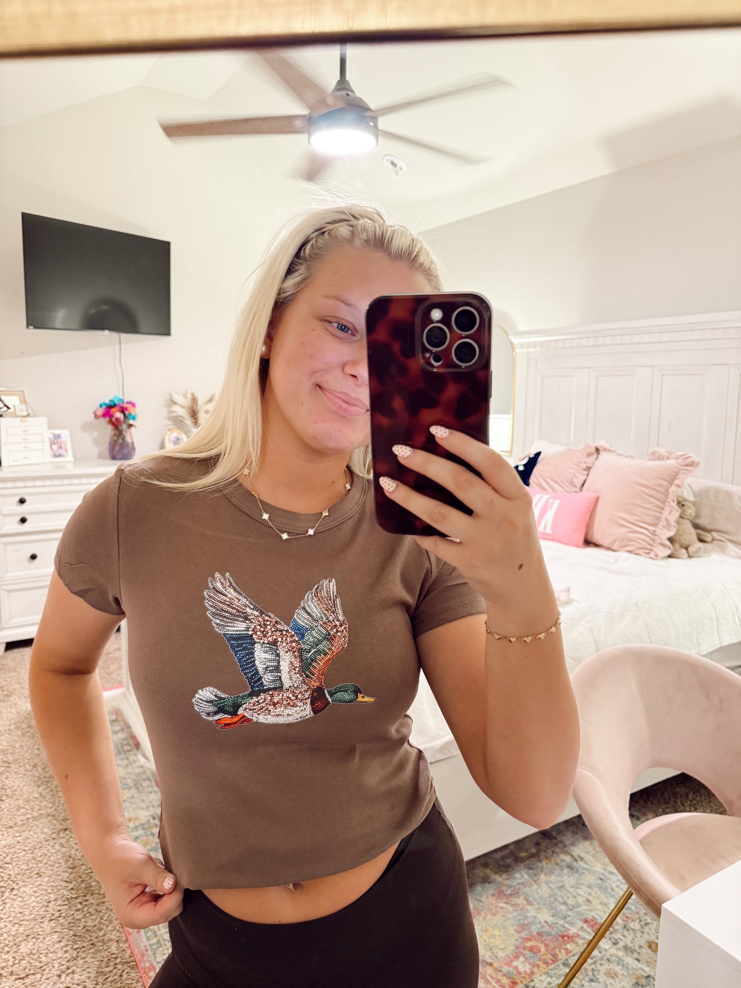 Dazzling duck baby tee (brown)